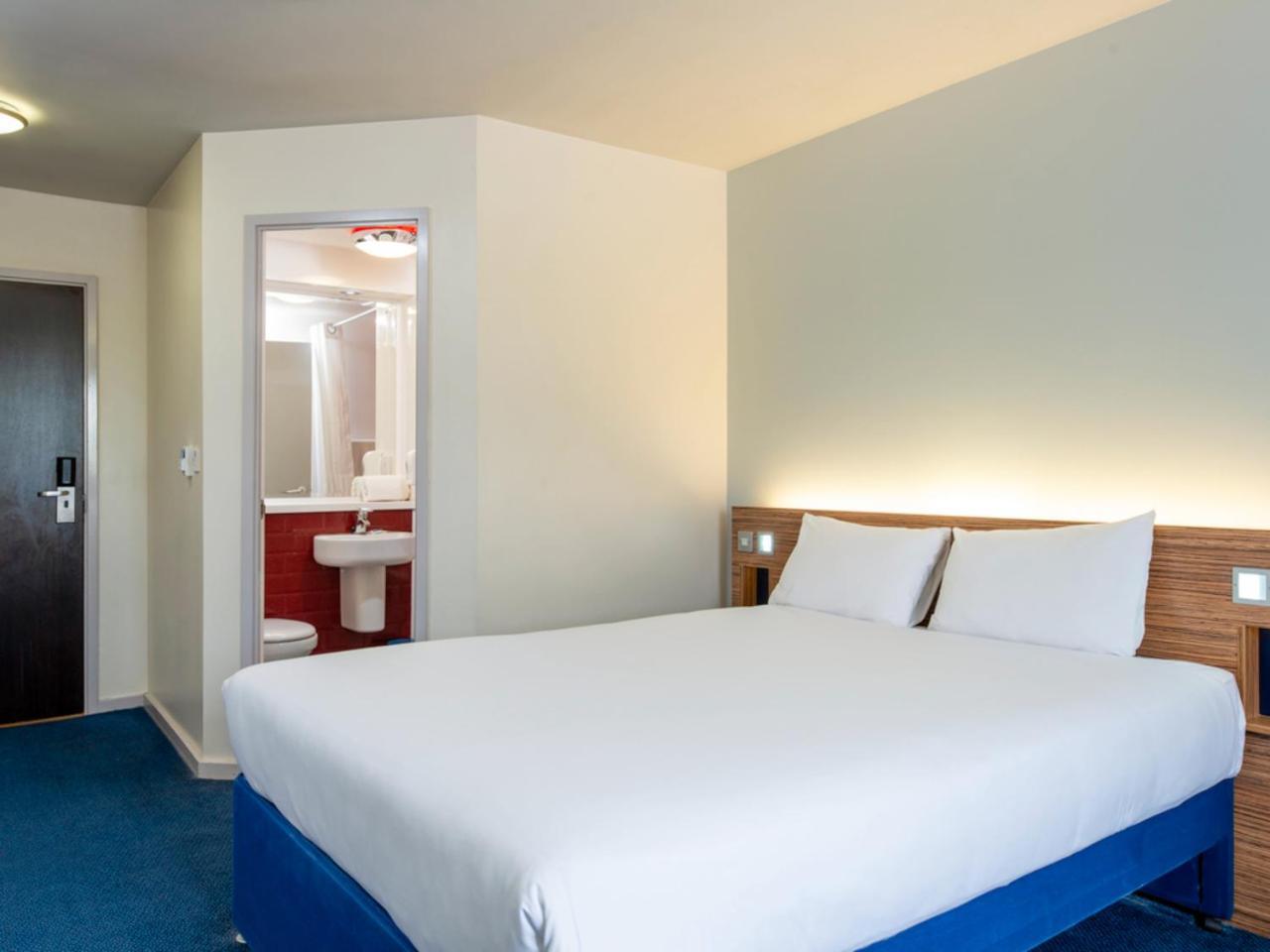 Ibis Budget Lancaster Centre エクステリア 写真